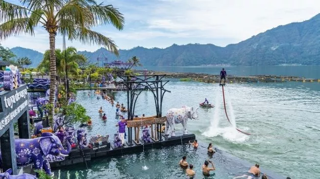 Image Destinasi Wisata Air Panas Toya Devasya Bali Raih The Transformative Award 2022